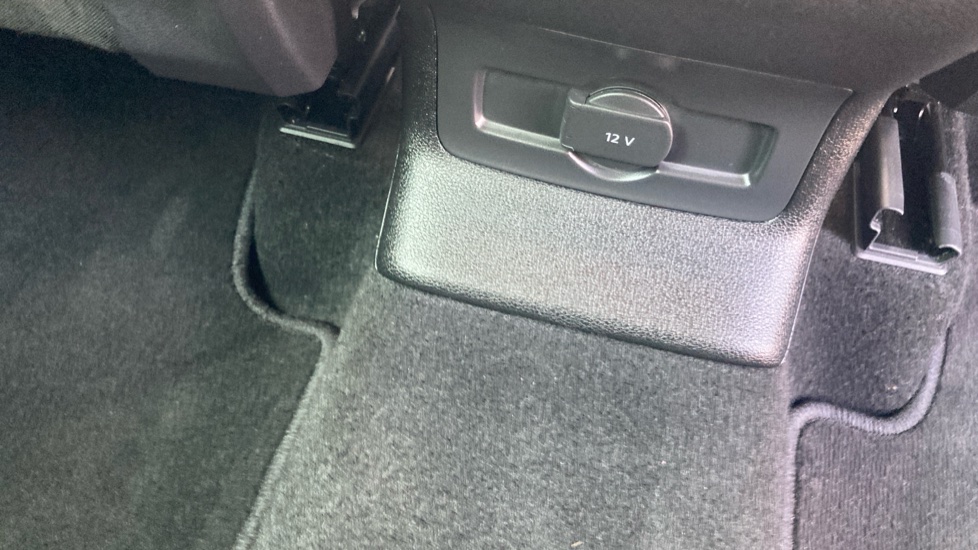 Skoda Karoq 1.5 TSI SE Edition 5dr DSG Petrol Estate - Image 38