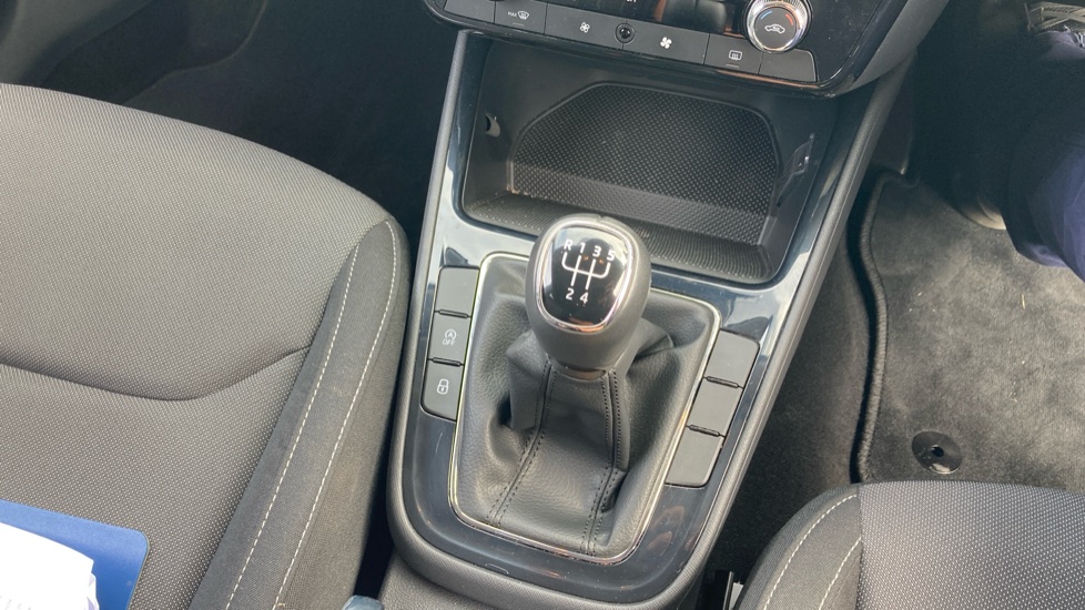 Skoda Fabia 1.0 TSI Design Edition 5dr Petrol Hatchback - Image 14