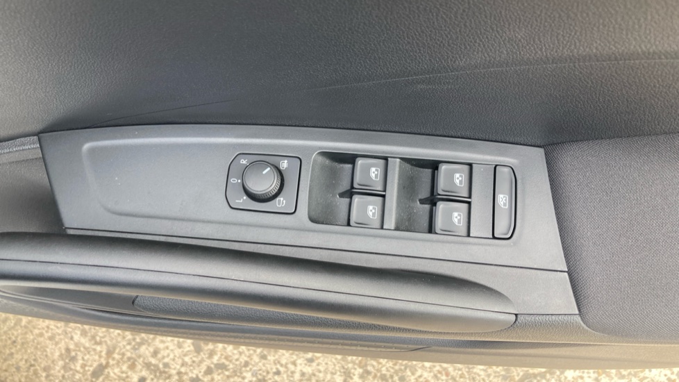Skoda Fabia 1.0 TSI Design Edition 5dr Petrol Hatchback - Image 25