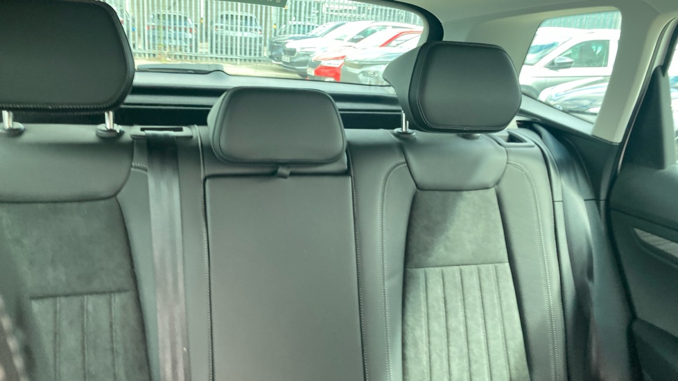 Skoda Karoq 1.5 TSI SE L 5dr DSG Petrol Estate - Image 16