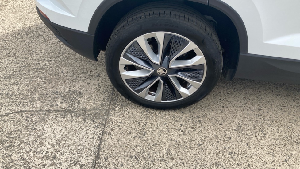 Skoda Karoq 1.5 TSI SE L 5dr DSG Petrol Estate - Image 21