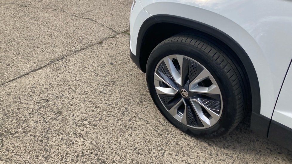 Skoda Karoq 1.5 TSI SE L 5dr DSG Petrol Estate - Image 23