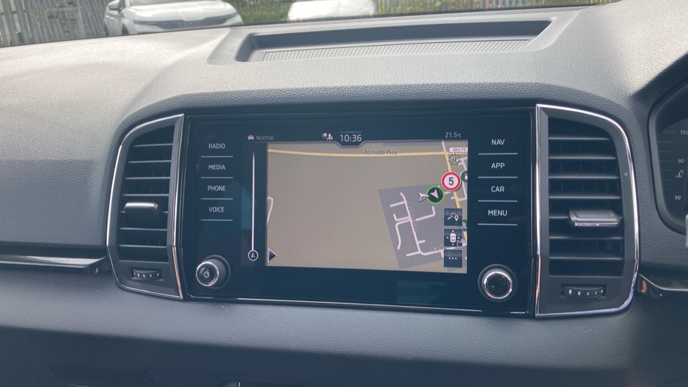 Skoda Karoq 1.5 TSI SE L 5dr DSG Petrol Estate - Image 35