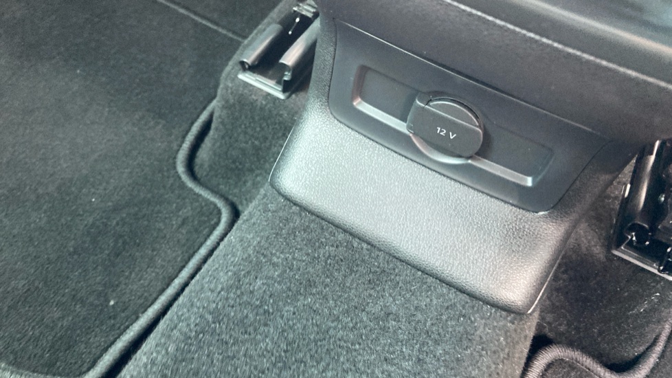 Skoda Karoq 1.5 TSI SE L 5dr DSG Petrol Estate - Image 39