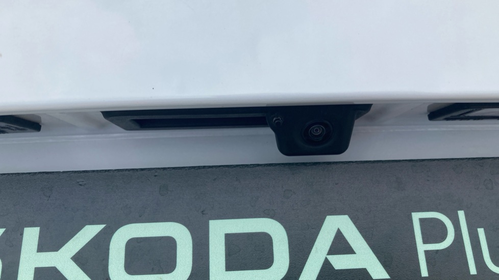 Skoda Karoq 1.5 TSI SE L 5dr DSG Petrol Estate - Image 42