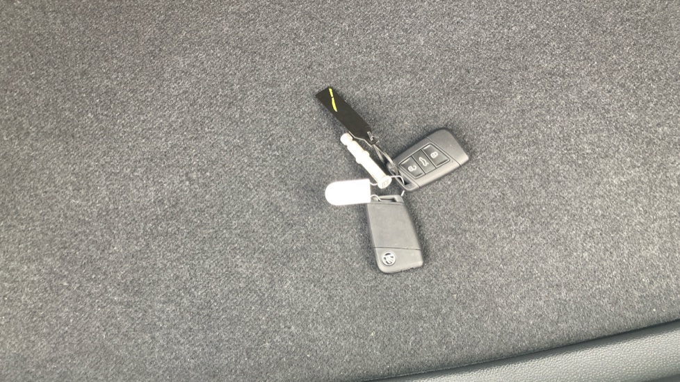 Skoda Karoq 1.5 TSI SE L 5dr DSG Petrol Estate - Image 45