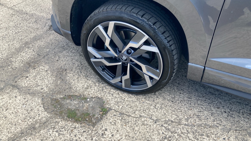 Skoda Karoq 1.5 TSI Sportline Edition 5dr DSG Petrol Estate - Image 23