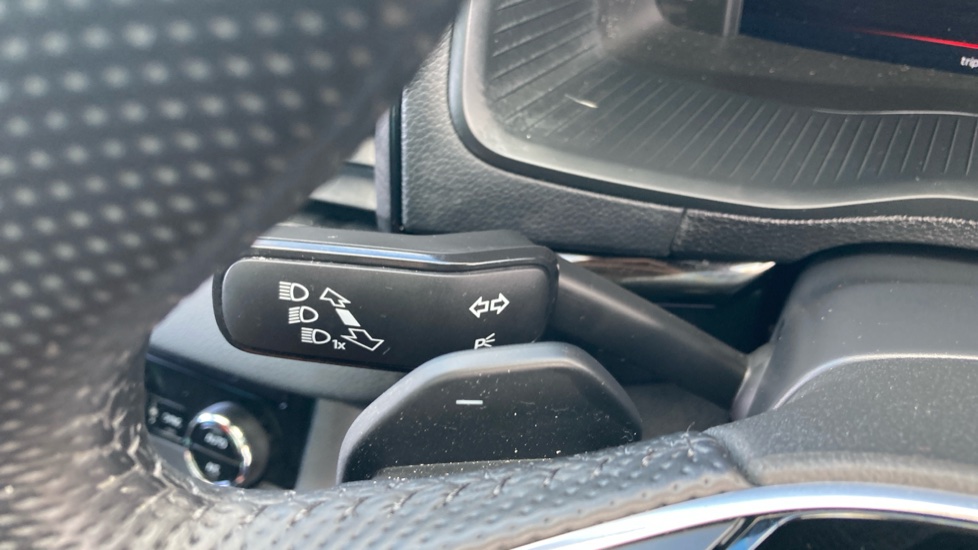 Skoda Karoq 1.5 TSI Sportline Edition 5dr DSG Petrol Estate - Image 33