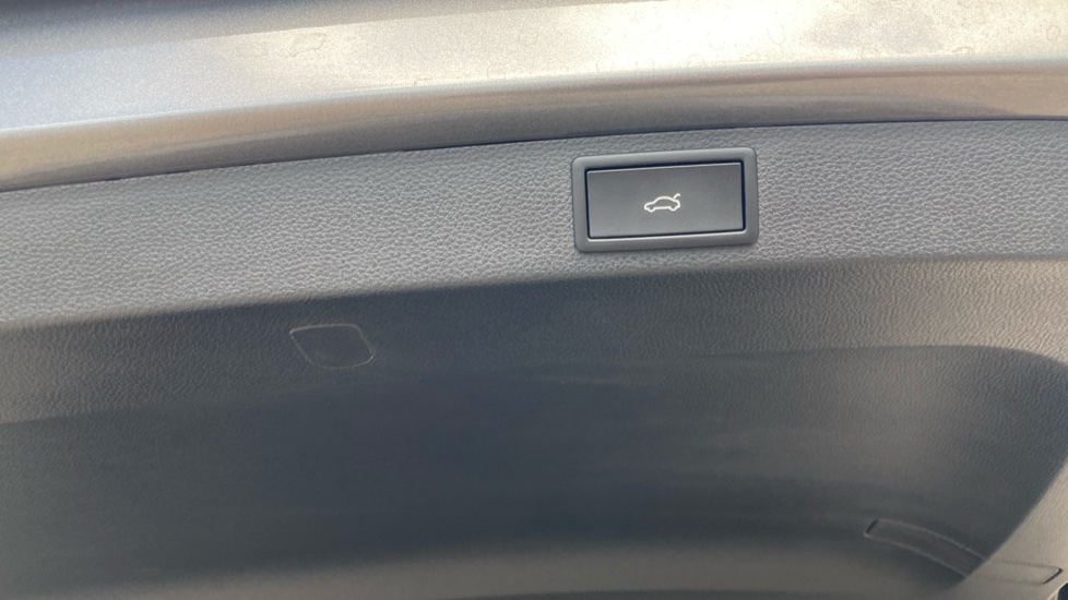 Skoda Karoq 1.5 TSI Sportline Edition 5dr DSG Petrol Estate - Image 44