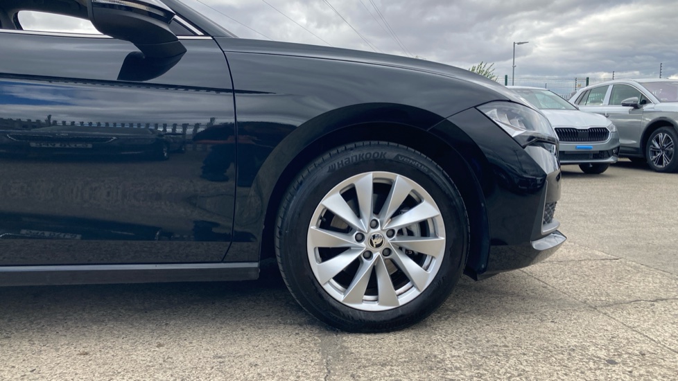 Skoda Superb 1.5 TSI e-TEC SE Technology 5dr DSG Petrol Estate - Image 5