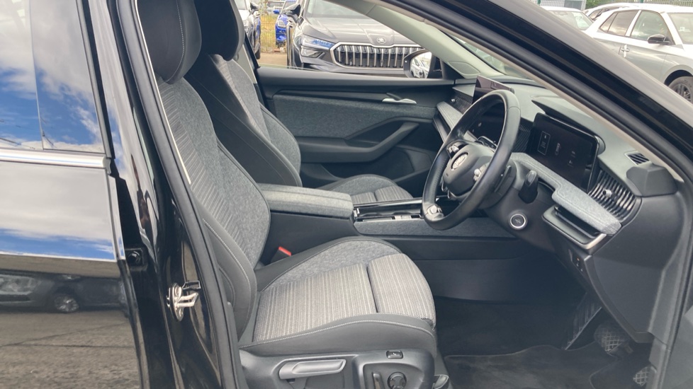 Skoda Superb 1.5 TSI e-TEC SE Technology 5dr DSG Petrol Estate - Image 15