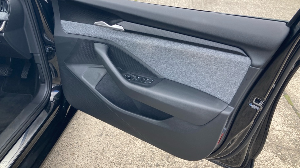 Skoda Superb 1.5 TSI e-TEC SE Technology 5dr DSG Petrol Estate - Image 19