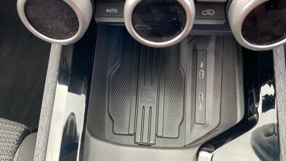 Skoda Superb 1.5 TSI e-TEC SE Technology 5dr DSG Petrol Estate - Image 30