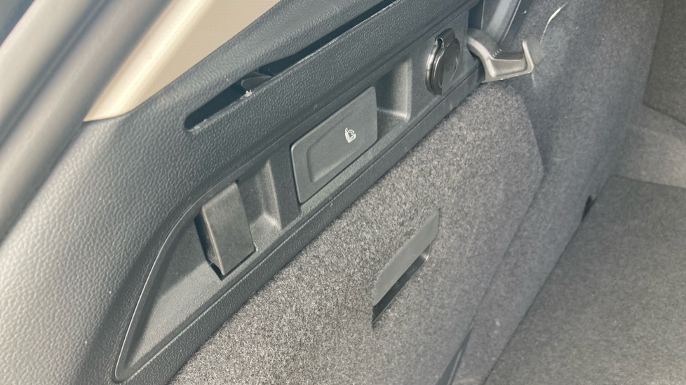 Skoda Superb 1.5 TSI e-TEC SE Technology 5dr DSG Petrol Estate - Image 40