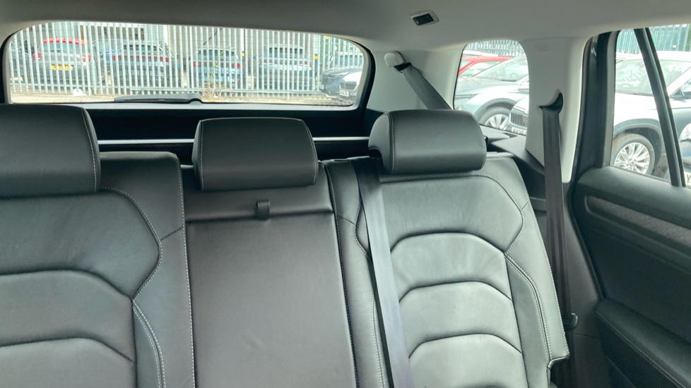Skoda Kodiaq 1.5 TSI SE L Executive 5dr DSG [7 Seat] Petrol Estate - Image 16