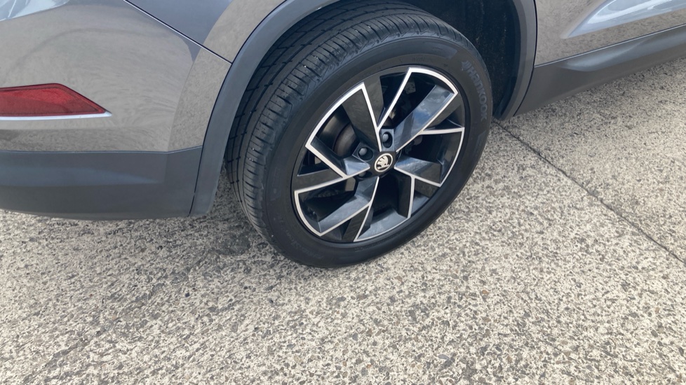 Skoda Kodiaq 1.5 TSI SE L Executive 5dr DSG [7 Seat] Petrol Estate - Image 21