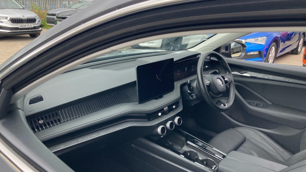 Skoda Superb 1.5 TSI iV SE L DSG 5dr Estate - Image 2
