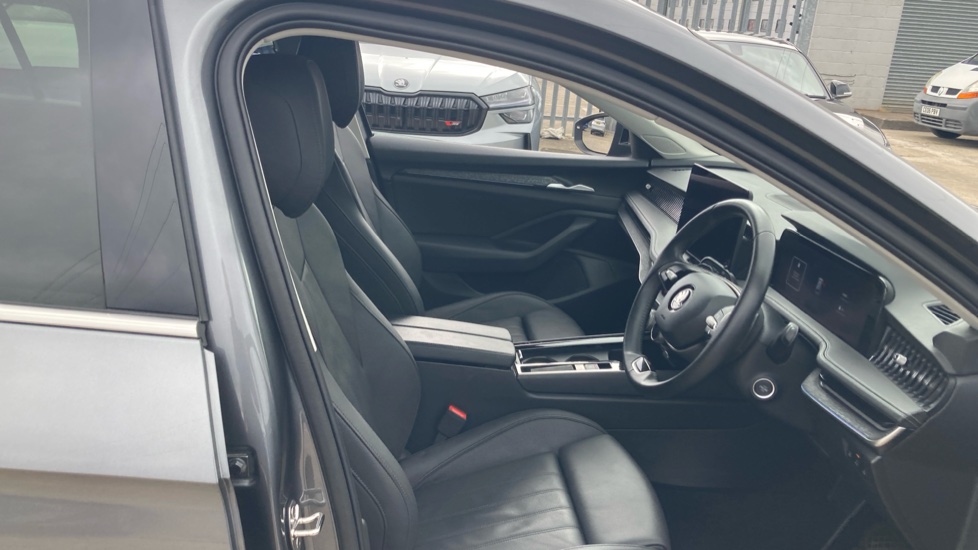 Skoda Superb 1.5 TSI iV SE L DSG 5dr Estate - Image 15