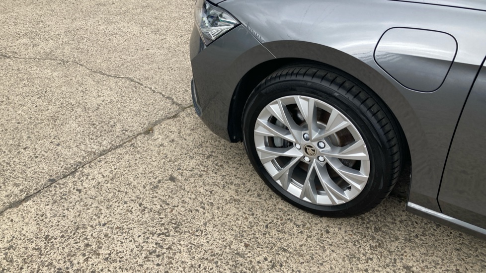 Skoda Superb 1.5 TSI iV SE L DSG 5dr Estate - Image 23