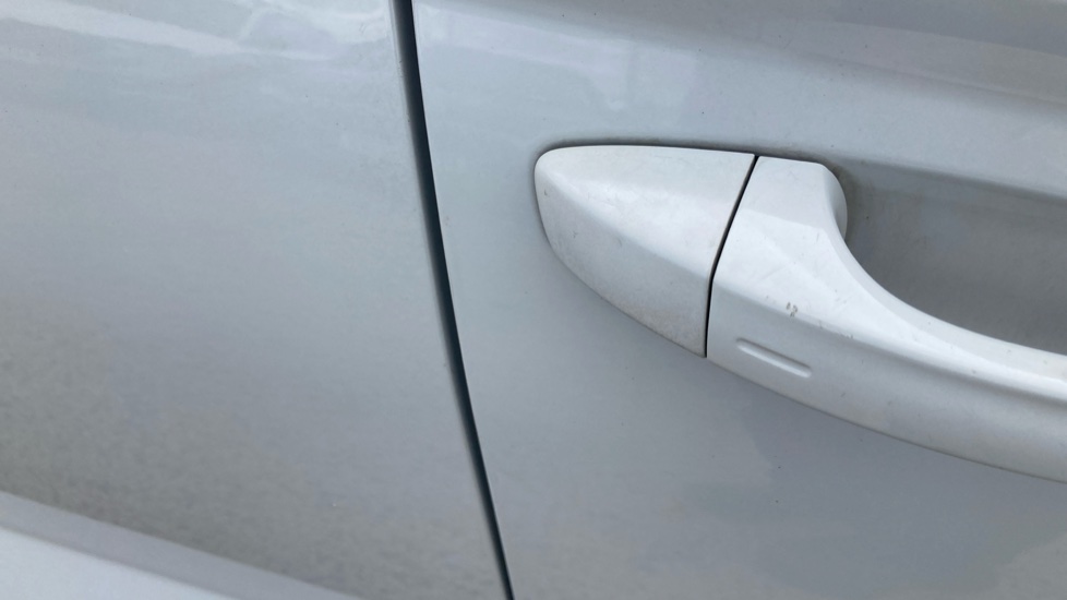 Skoda Karoq 1.5 TSI Sport Line 5dr DSG Petrol Estate - Image 27