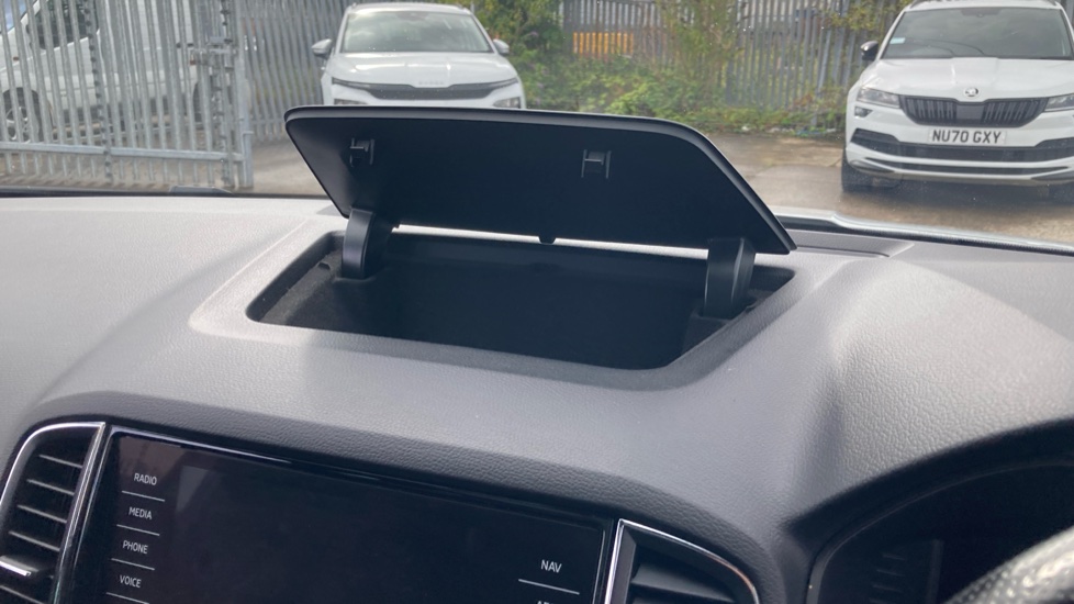 Skoda Karoq 1.5 TSI Sport Line 5dr DSG Petrol Estate - Image 33