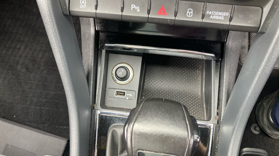 Skoda Karoq 1.5 TSI Sport Line 5dr DSG Petrol Estate - Image 34