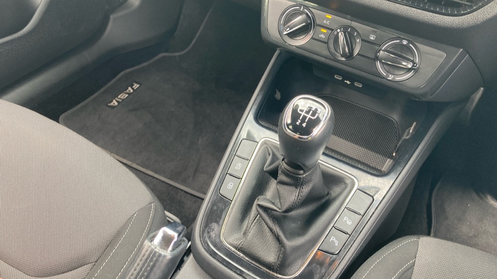 Skoda Fabia 1.0 TSI Colour Edition 5dr Petrol Hatchback - Image 14