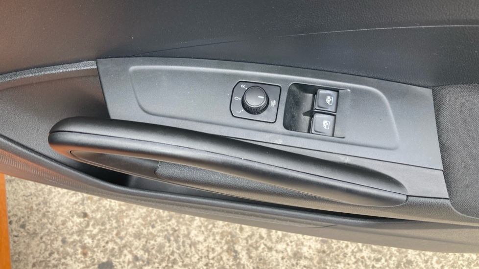 Skoda Fabia 1.0 TSI Colour Edition 5dr Petrol Hatchback - Image 28