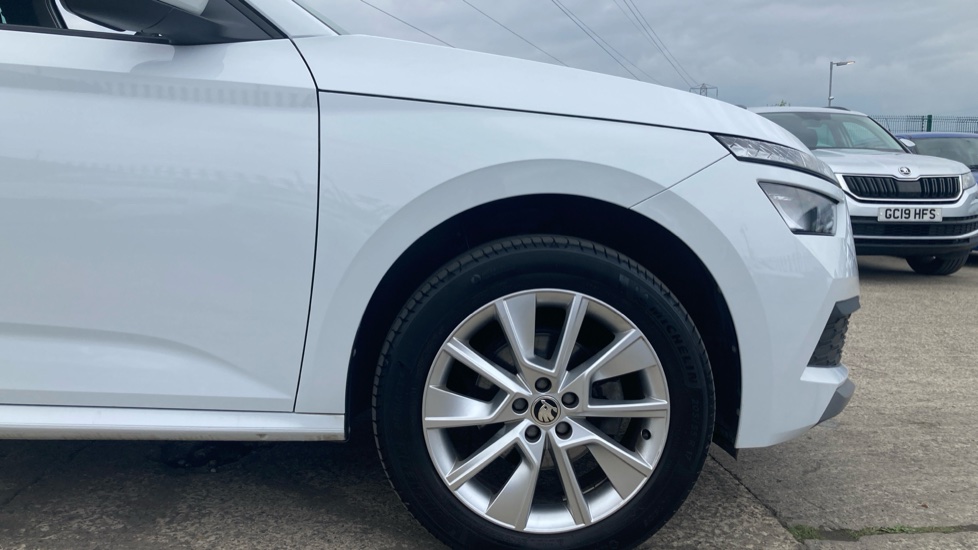 Skoda Kamiq 1.5 TSI SE Drive 5dr Petrol Hatchback - Image 5