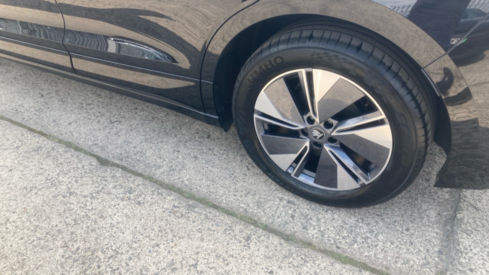 Skoda Enyaq 210kW 85 Edition 82kWh 5dr Auto Electric - Image 22