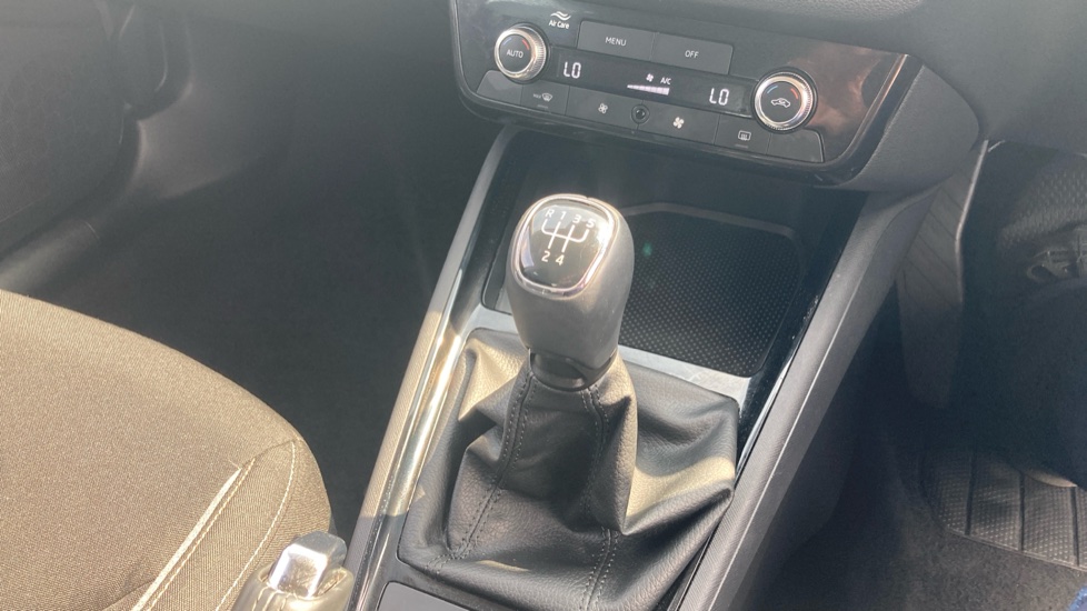 Skoda Kamiq 1.0 TSI 95 SE Edition 5dr Petrol Hatchback - Image 14