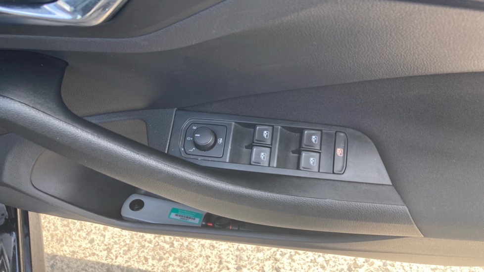 Skoda Kamiq 1.0 TSI 95 SE Edition 5dr Petrol Hatchback - Image 24
