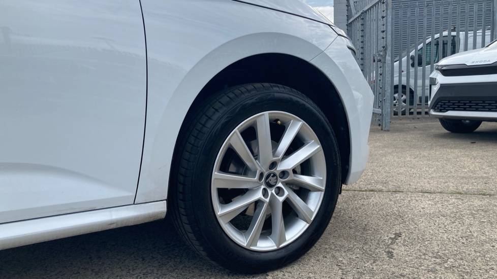 Skoda Kamiq 1.0 TSI SE Edition 5dr DSG Petrol Hatchback - Image 5