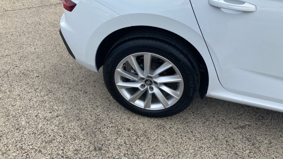 Skoda Kamiq 1.0 TSI SE Edition 5dr DSG Petrol Hatchback - Image 21