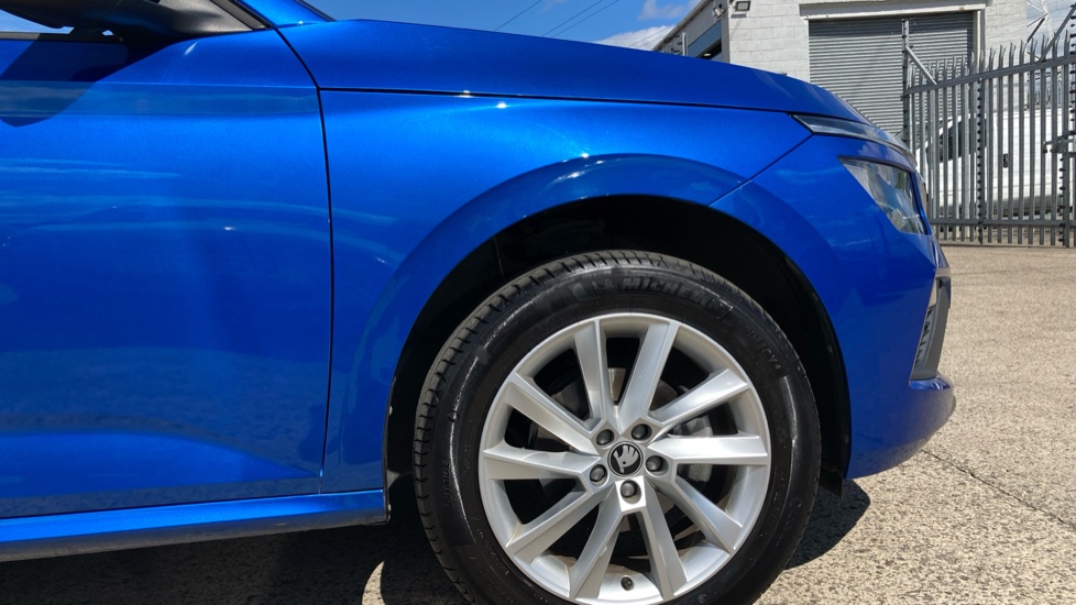 Skoda Kamiq 1.0 TSI SE Edition 5dr DSG Petrol Hatchback - Image 5