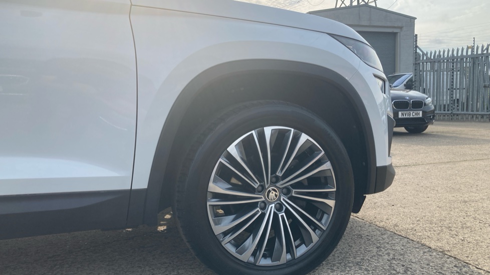 Skoda Kodiaq 1.5 TSI SE L Executive 5dr DSG [7 Seat] Petrol Estate - Image 5