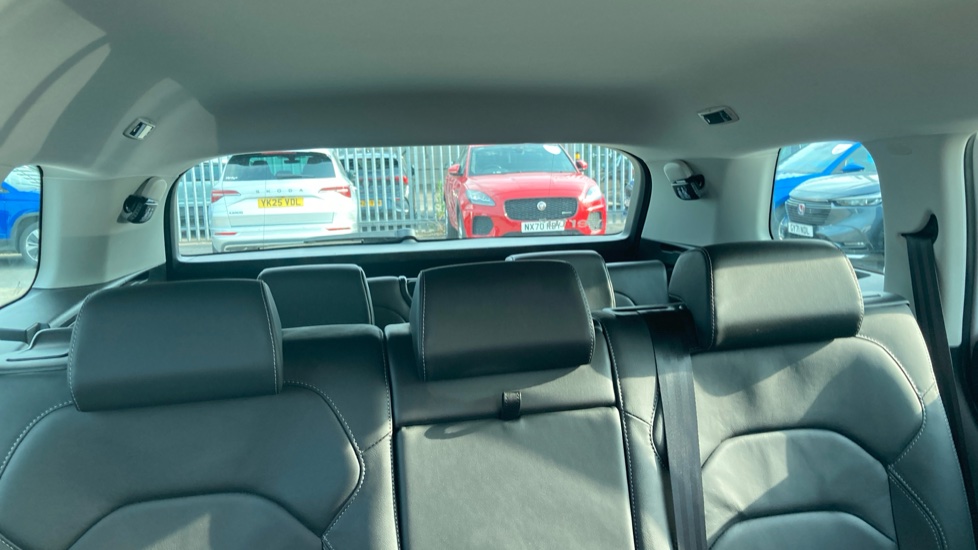 Skoda Kodiaq 1.5 TSI SE L Executive 5dr DSG [7 Seat] Petrol Estate - Image 16