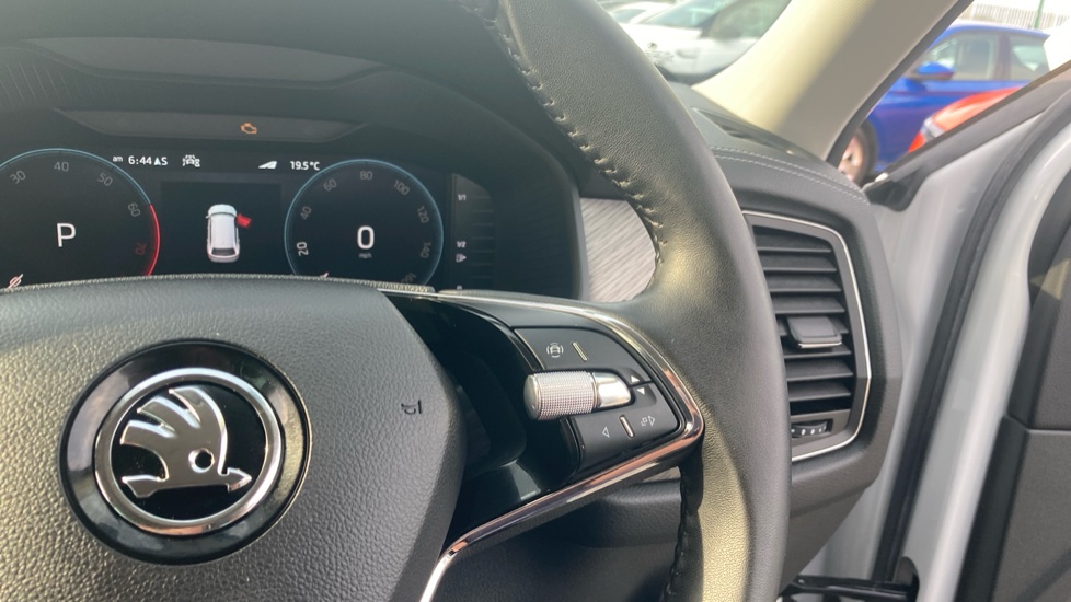 Skoda Kodiaq 1.5 TSI SE L Executive 5dr DSG [7 Seat] Petrol Estate - Image 18