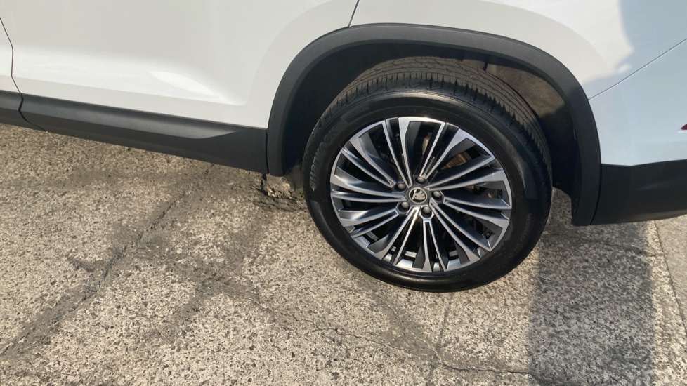 Skoda Kodiaq 1.5 TSI SE L Executive 5dr DSG [7 Seat] Petrol Estate - Image 22