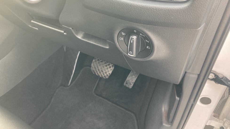 Skoda Kodiaq 1.5 TSI SE L Executive 5dr DSG [7 Seat] Petrol Estate - Image 30