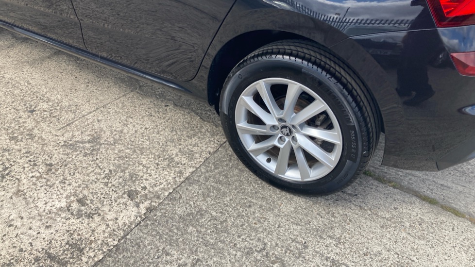 Skoda Kamiq 1.0 TSI SE Edition 5dr Petrol Hatchback - Image 22