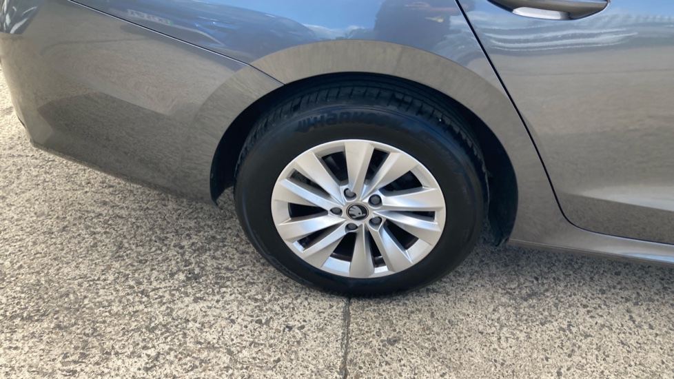 Skoda Octavia 1.5 TSI SE Technology 5dr Petrol Estate - Image 21