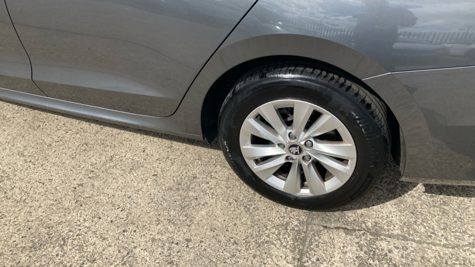 Skoda Octavia 1.5 TSI SE Technology 5dr Petrol Estate - Image 22