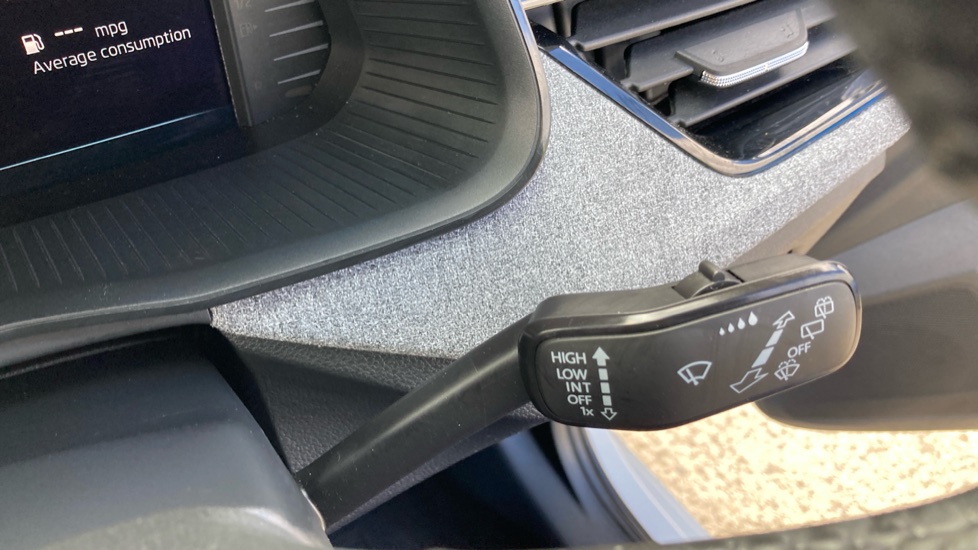 Skoda Kamiq 1.0 TSI 95 SE Edition 5dr Petrol Hatchback - Image 27