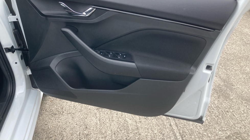 Skoda Kamiq 1.0 TSI 95 SE Edition 5dr Petrol Hatchback - Image 19