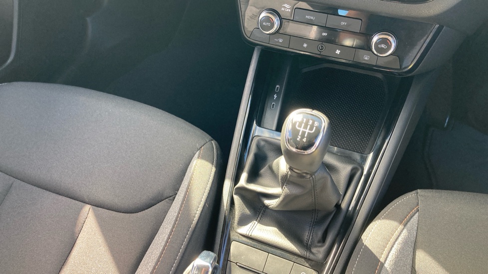 Skoda Kamiq 1.0 TSI 95 SE Edition 5dr Petrol Hatchback - Image 14