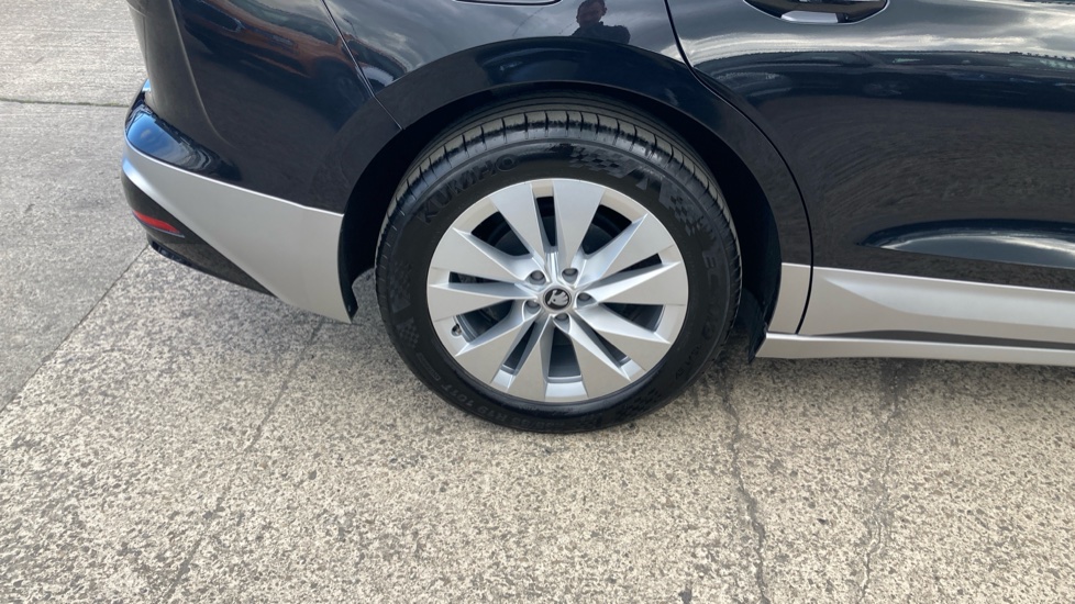 Skoda Enyaq 150kW 60 SE L 63kWh 5dr Auto Electric Estate - Image 21
