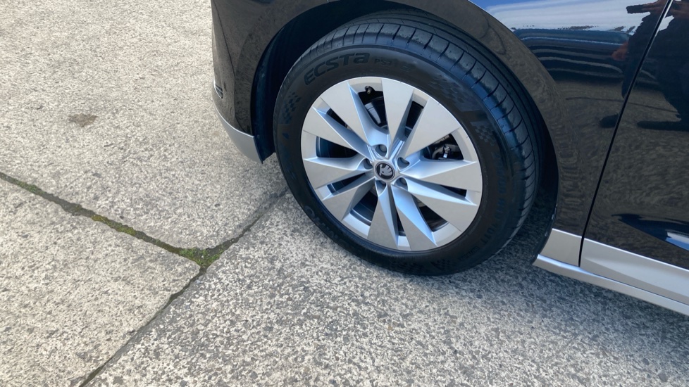 Skoda Enyaq 150kW 60 SE L 63kWh 5dr Auto Electric Estate - Image 23