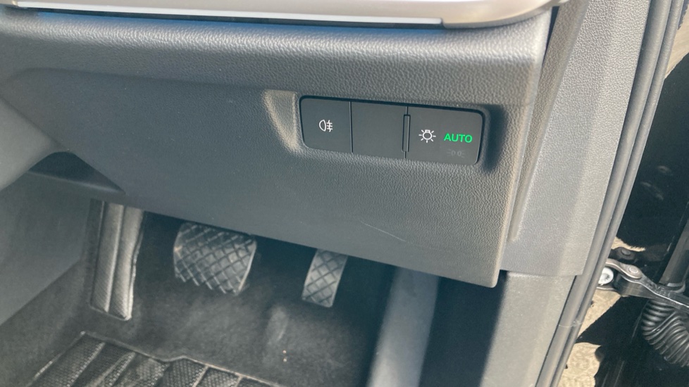 Skoda Enyaq 150kW 60 SE L 63kWh 5dr Auto Electric Estate - Image 30