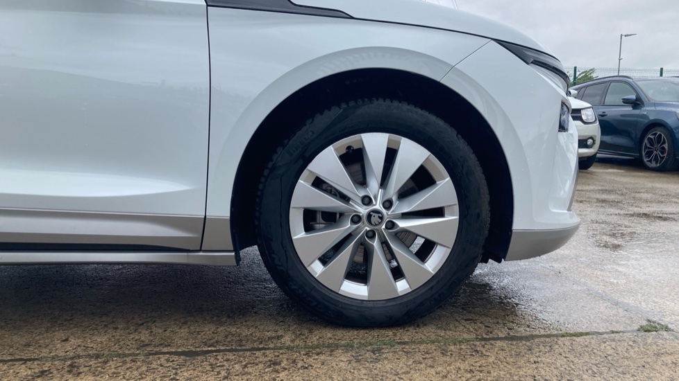 Skoda Enyaq 150kW 60 SE L 63kWh 5dr Auto Electric Estate - Image 5